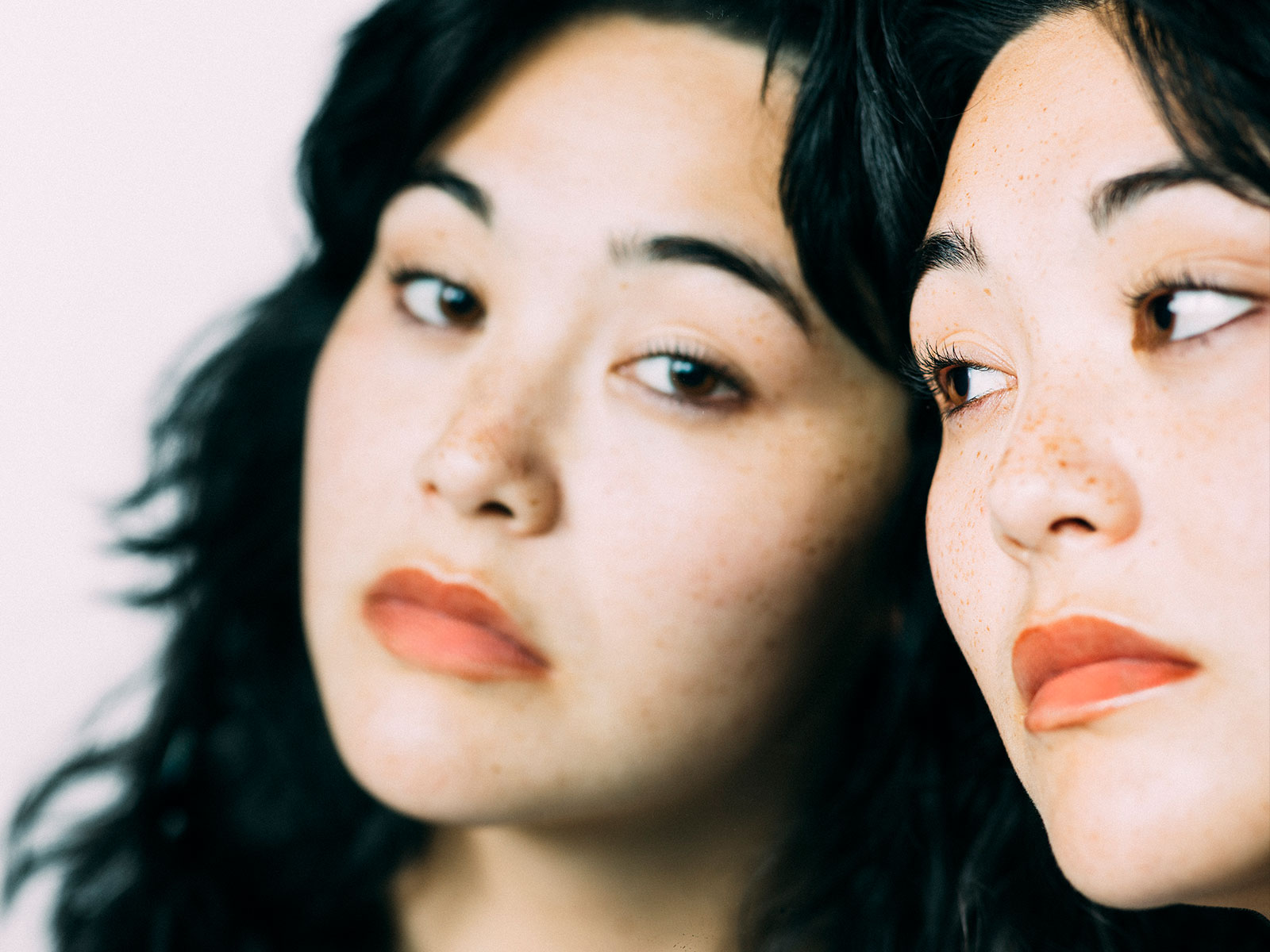 月を見る夜 Moongazing